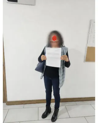 Cliente con el acuerdo de su procedimiento laboral frente a los tribunales de Jalisco