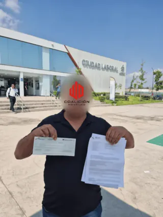 Cliente de Coalición Montaño con el acuerdo de su caso laboral en Jalisco